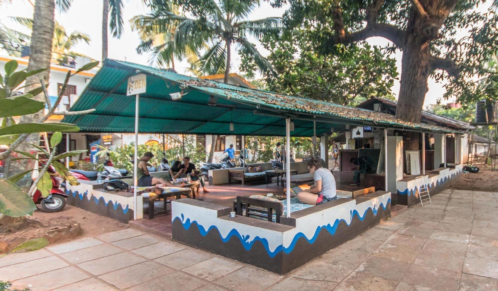 Backpacker Panda Goa Hostel Calangute Exterior photo